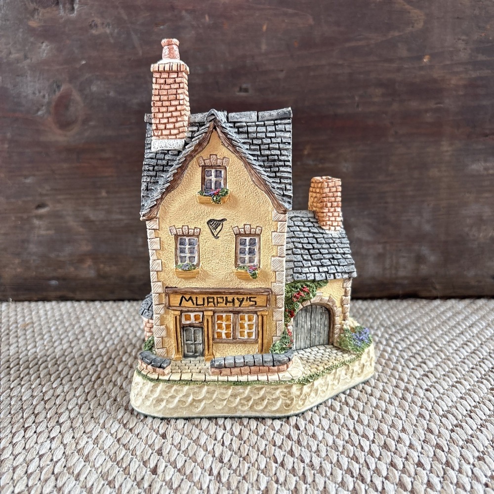 David Winter Murphy's Miniature Irish Cottages Collection  1992